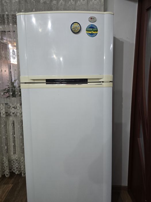 Холодильник корейский