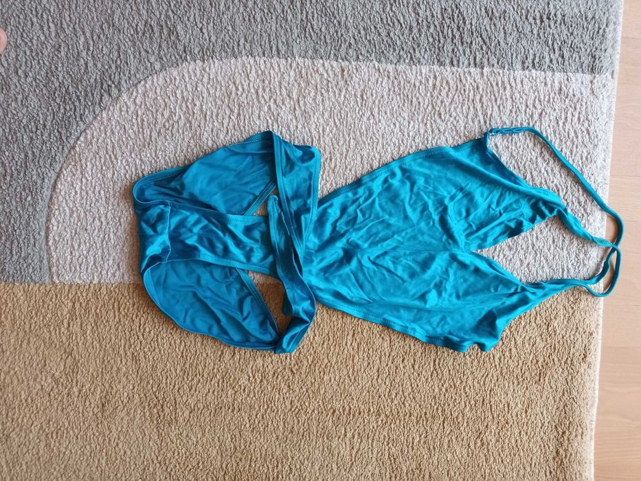 бански  Vian дамски черве +подарък др.бански,тениска /панталон/обувки