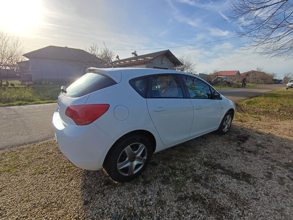 Opel astra j 2011