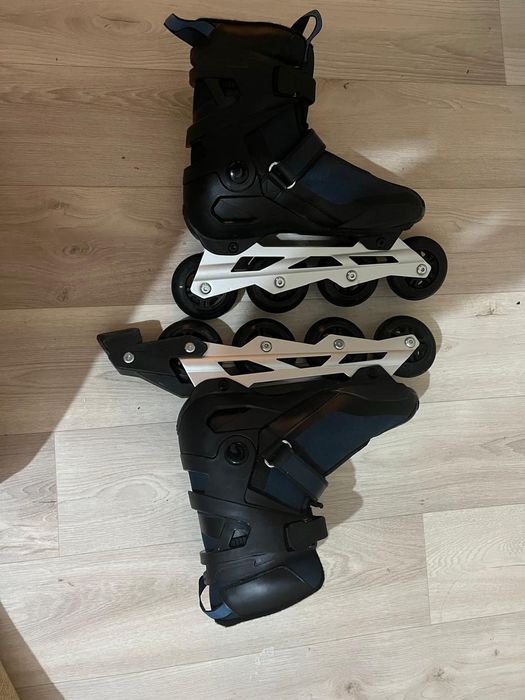 Продаю ролики (синего цвета)