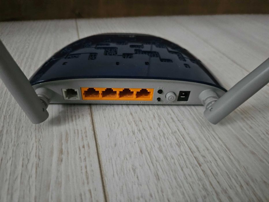 Модем роутер марки tp-link, 300 Mbps Wi-Fi, TD-W8960N