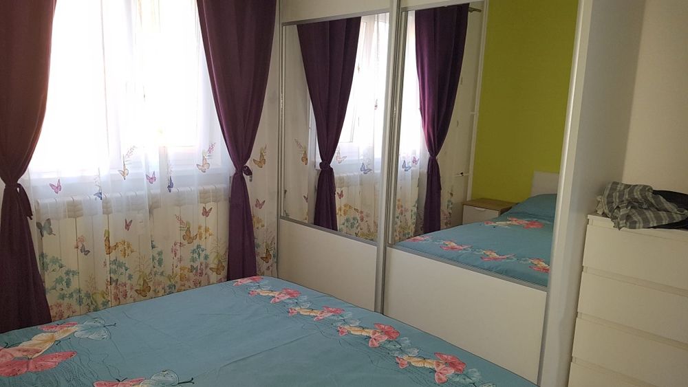 Închiriez apartament cu 2 camere