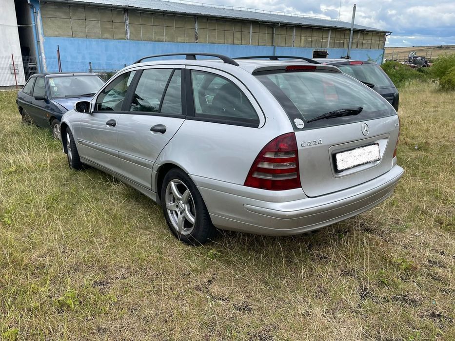 Dezmembrez piese Mercedes C-classe Class 2003