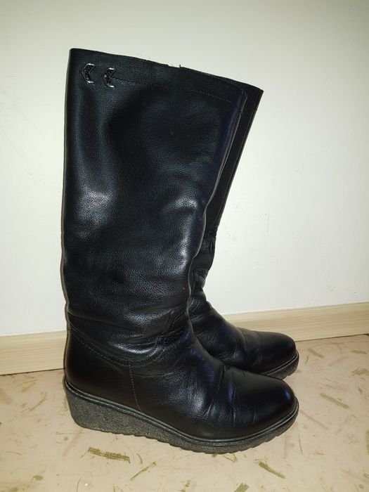 Продам зимние сапоги