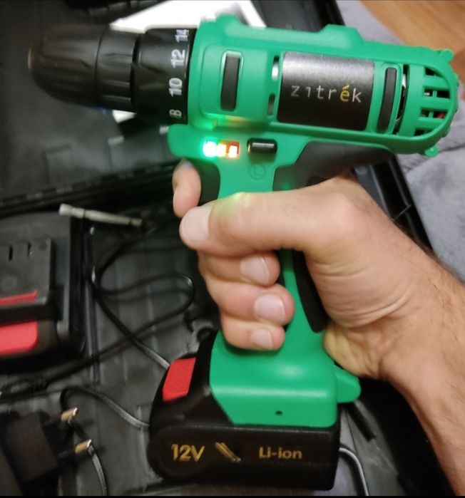 Шуруповерт безщеточный c 2аккумуляторами