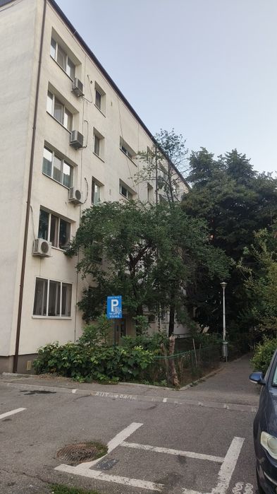 Inchiriez apartament cu 3 camere si loc de parcare– zona Ozana / 1 Decembrie 1918 - incepand cu luna septembrie 2026