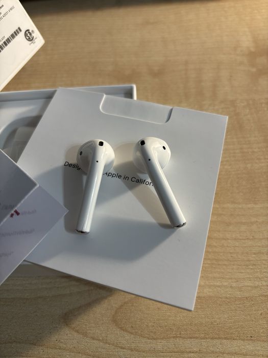 Airpods 2, оригинал. Полный комплект