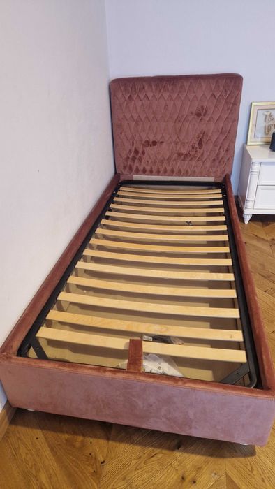 Vând set complet de mobilier.