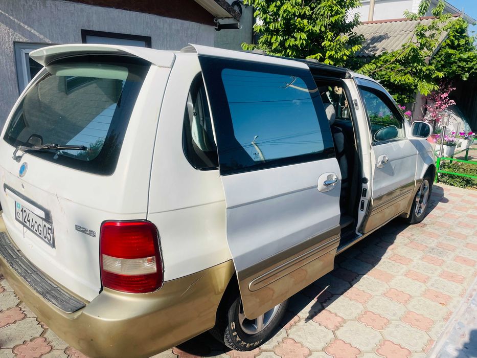 продам авто  KIA CARNIVAL
