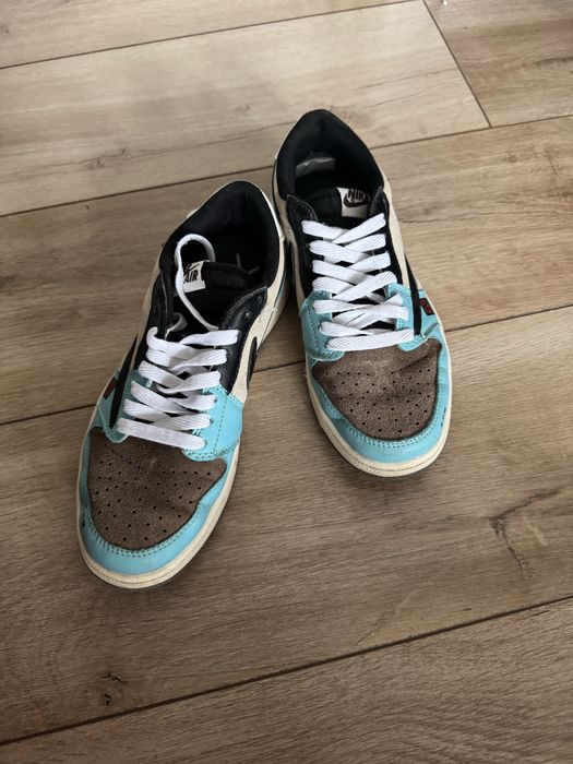 Продам мужские кроссовки.