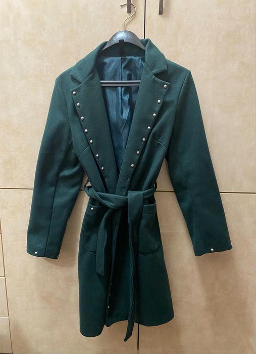 Тъмнозелено дамско палто