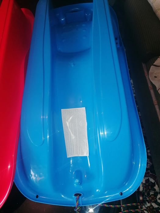 Пластмасови шейни  2бр.