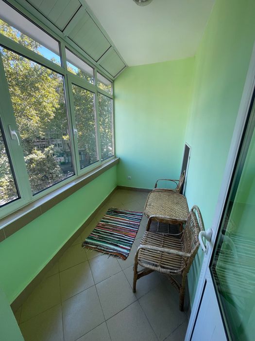 Дава се под наем Тристаен апартамент в Пловдив, Център - 86 кв.м за 561 € - Снимка #1