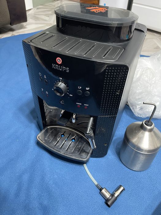 Masina de cafea Krups EA81 cu rezervor lapte