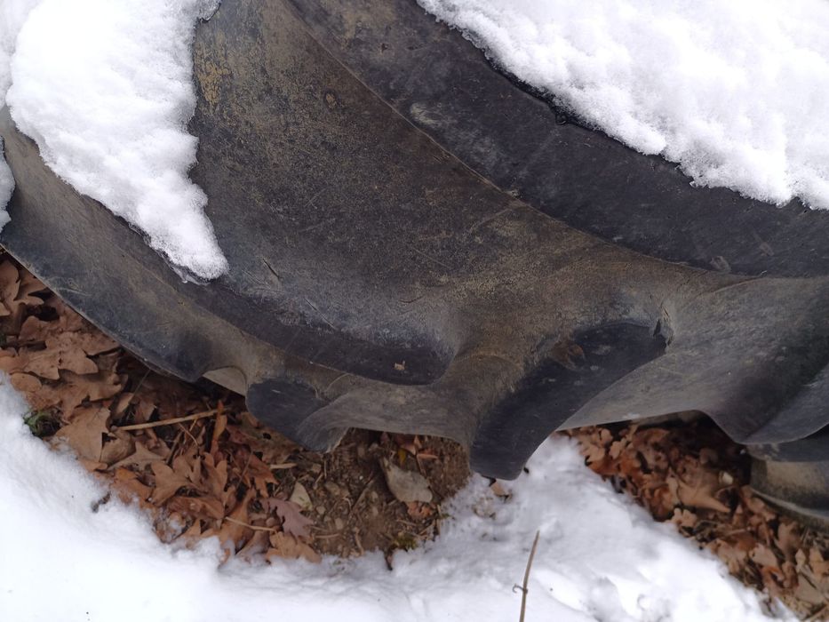 Cauciuc tractor janta 20,8 R38 sau 520/85R38.