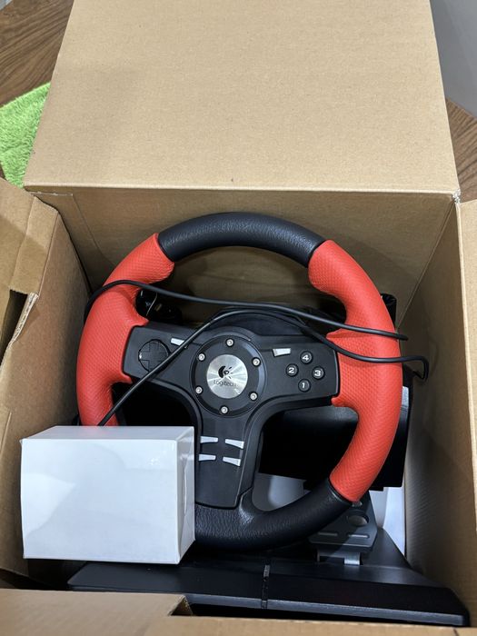 Logitech Formula Force EX – волан с педали, 2005 г.