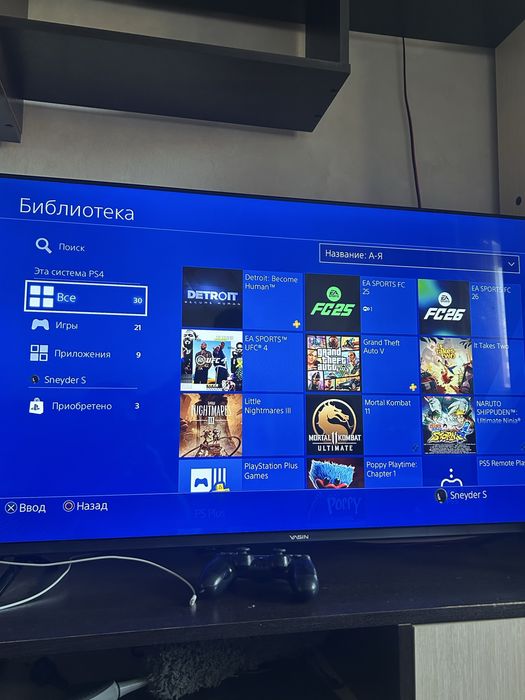 Продам приставку PS4 Pro