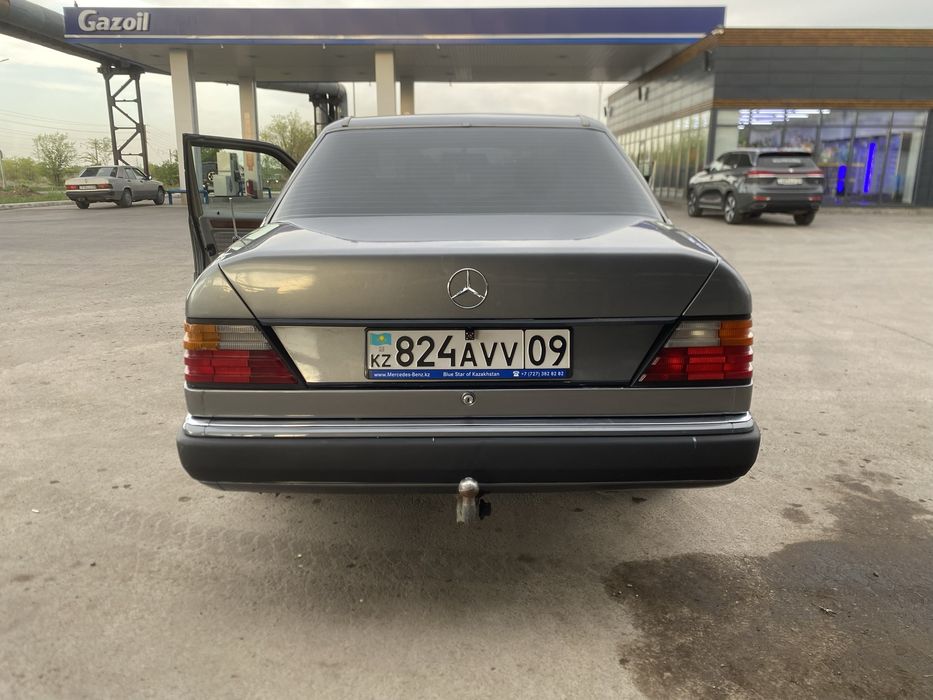 Mercedes Benz W124