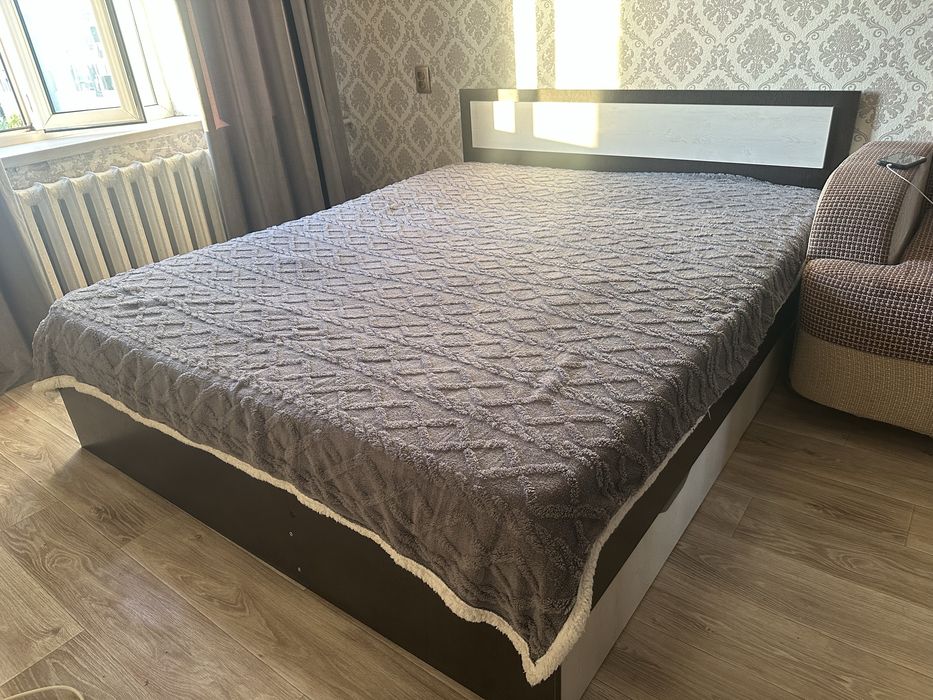 Продается двухспальная кровать