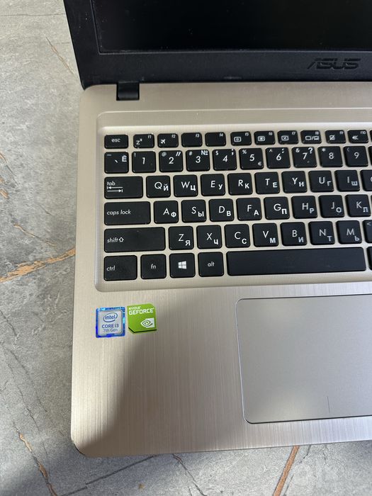 Asus core i3 7020 4gb Ram 1 TB HDD