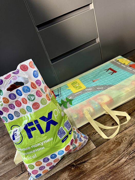 Крврик игровой и игрушки