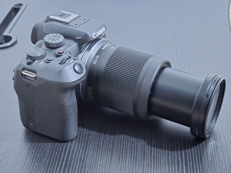 Aparat foto canon r10