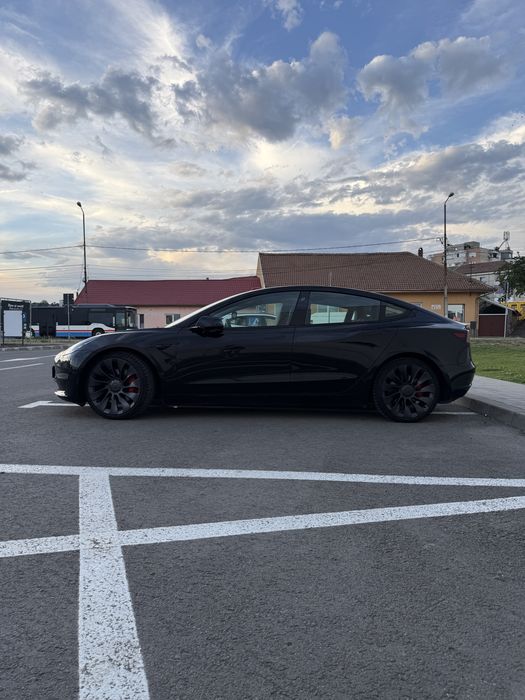 TESLA Model 3 2021 — imagine 4