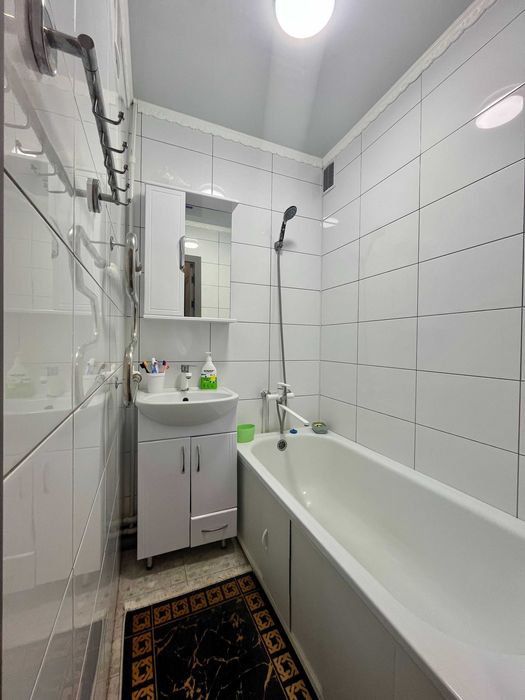 4-комнатная на 7 мкрн ][