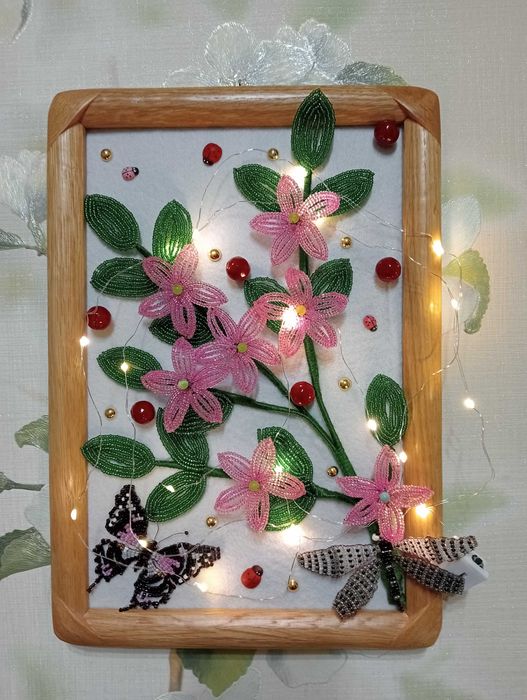 Цветы и деревья из бисера.