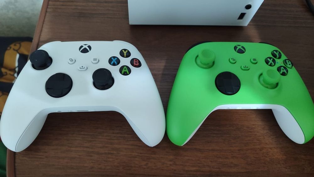 Продам Xbox Series X Digital edition (без дисковода)