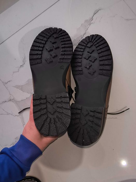 Vând ghete bărbătești!