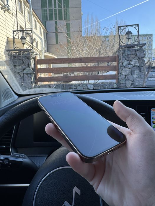 Iphone 16 pro на гарантий айфон 16 про