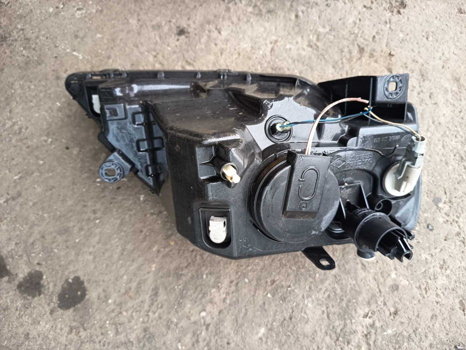 Far stanga nou Dacia Logan facelift