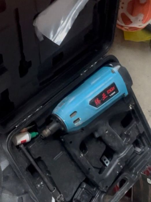 Гвоздезабивной пистолет