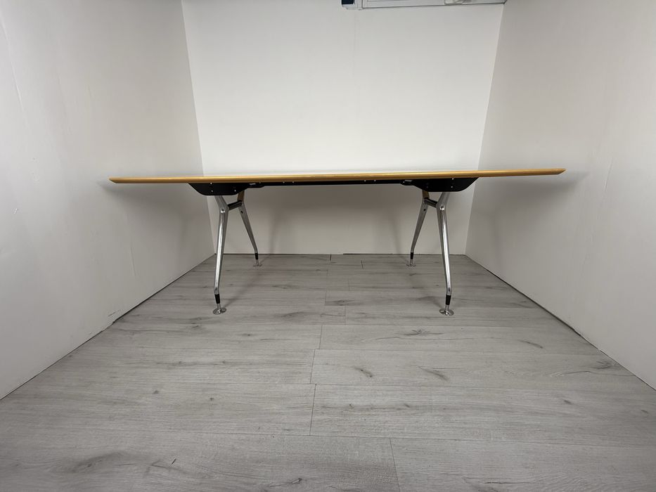 Офис конферентна и посетителска маса масивно дърво клен, обзавеждане