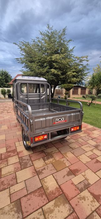 De vânzare  tuc-tuc