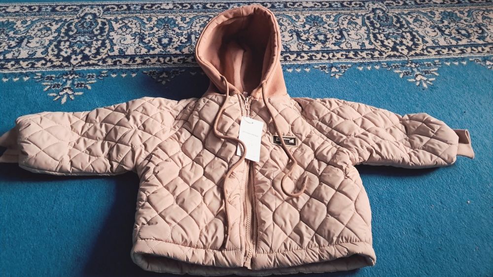 Осеньный куртка сатылады.