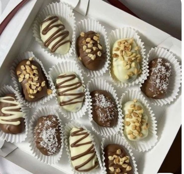 Финики в шоколаде, клубника в шоколаде