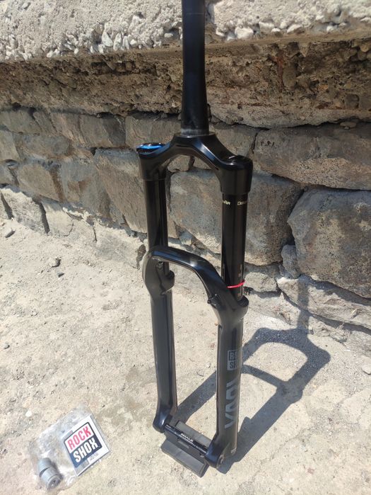 Rock shox Yari 170 mm с Debon Air