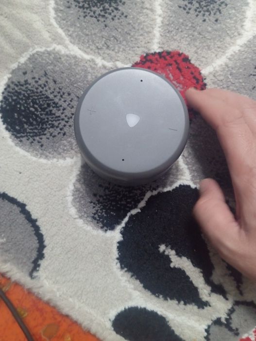 продается умная колонка Алиса