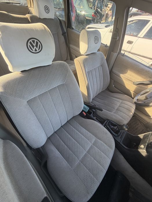 VW пасат Б3 GL Комби 1.8 Бензин – НА ЧАСТИ