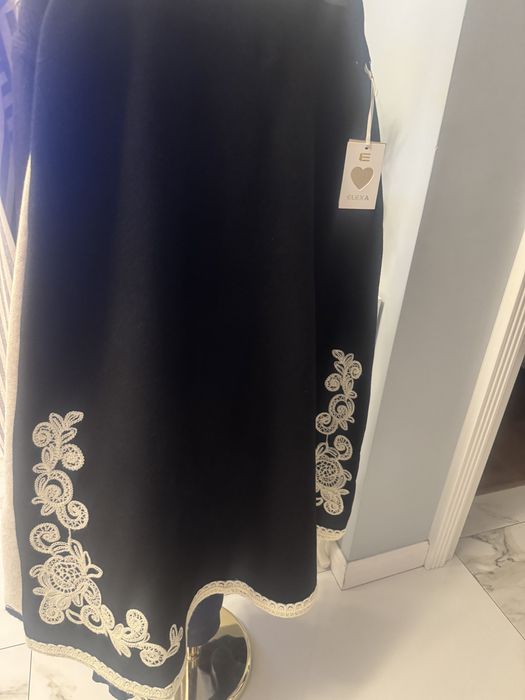 Fusta groasa de dama noua cu eticheta