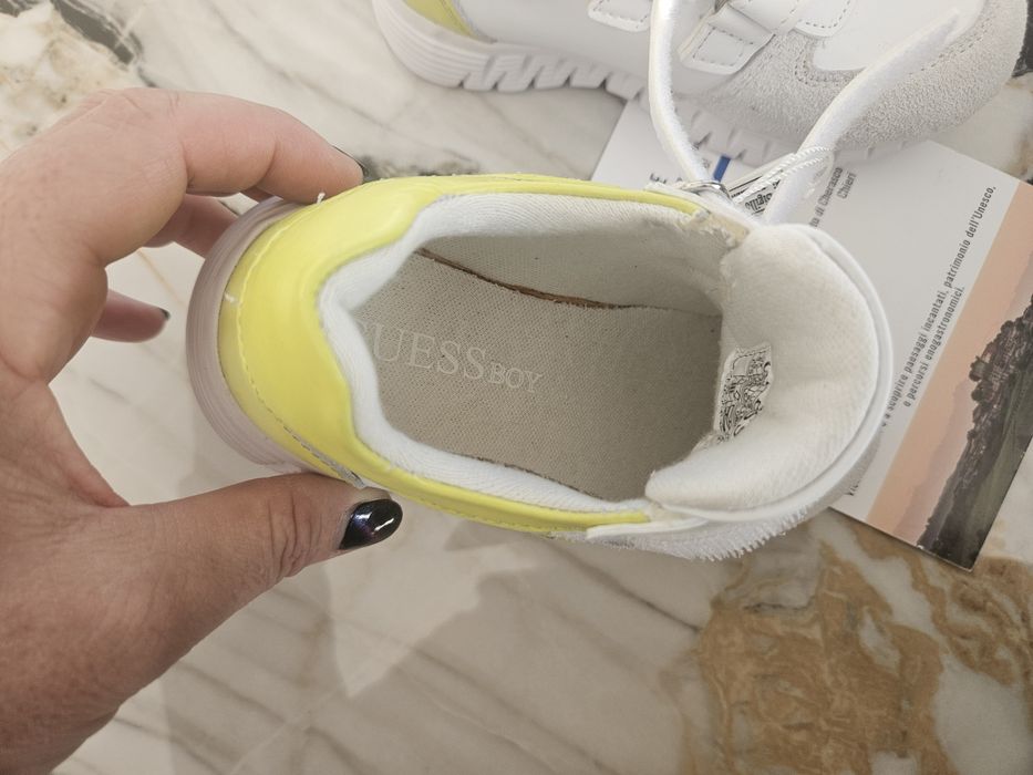 GUESS 26 маратонки момиче