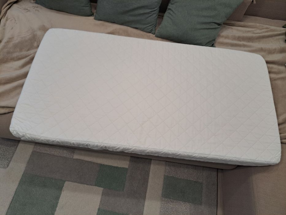 Vand Patut bebe copil Ikea Smagora cu saltea si masa infasat