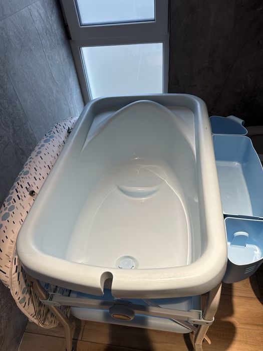 Masa de infasat si cadita