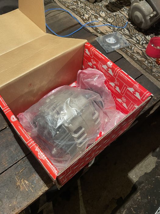 Генератор Ауди 80 б3 новый