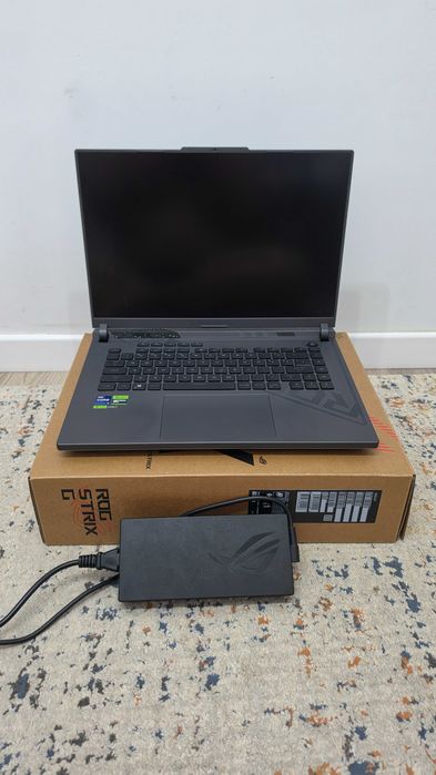 Laptop Gaming ASUS ROG Strix G16 (i9-13980HX, RTX 4070, 16GB, 1TB) - Garanție Altex