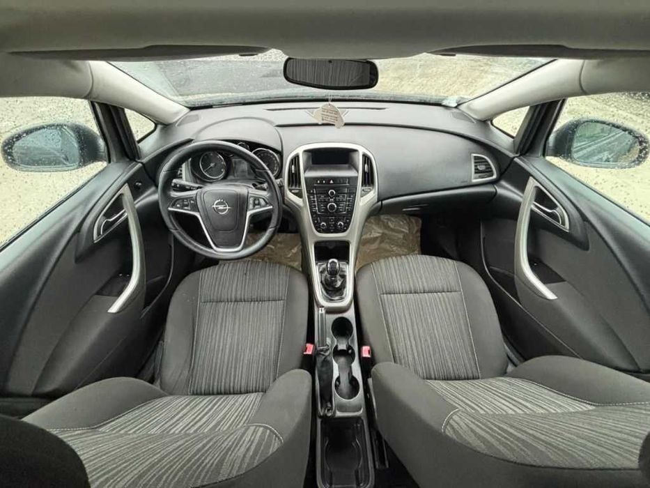 Opel Astra J 1.7 Diesel [110 CP] 2011 Euro 5 | Rate fixe | Garantie