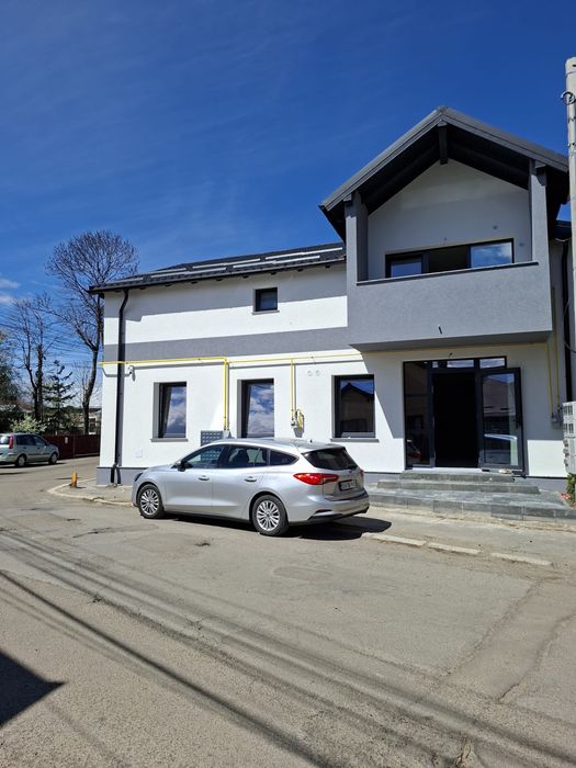 Inchiriez spatiu comercial 105 mp