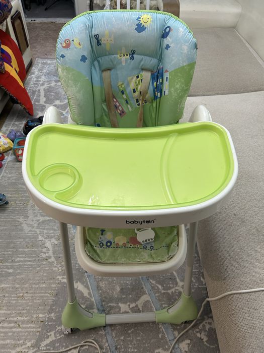 Продам манеж и стульчик для кормления